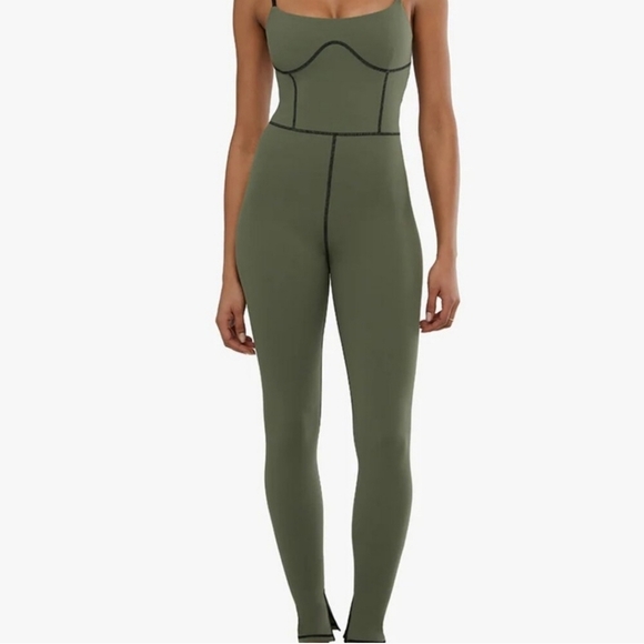 New WeWoreWhat Silhouette Ankle Flare Army Green Athleisure Jumpsuit NWT Large - Picture 4 of 14